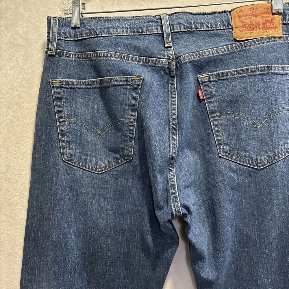 Levis 505 Jeans Men's 34x32 Blue Medium Wash Straight Leg Denim Pants Classic